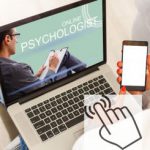 Online Psychologist_2_Tapping_Finger
